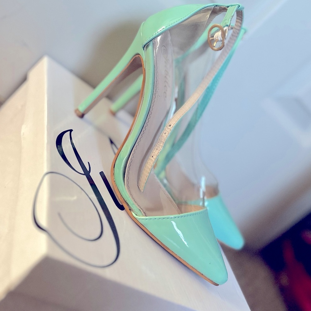 Mint/Clear Pointed Toe Pump